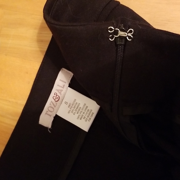 Black Pleated Midi Skirt - Picture 3 of 5